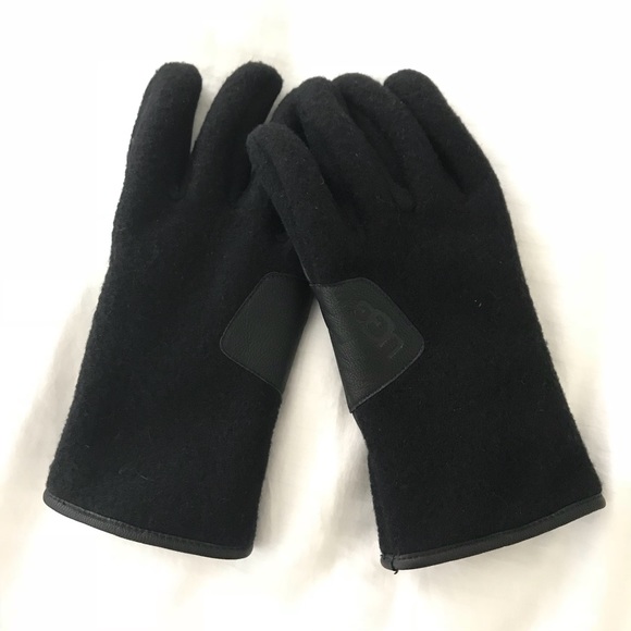 NWOT!! UGG® Men's Leather-Trimmed Smart Gloves - Picture 2 of 6